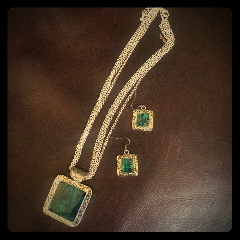 Necklace and earrings set